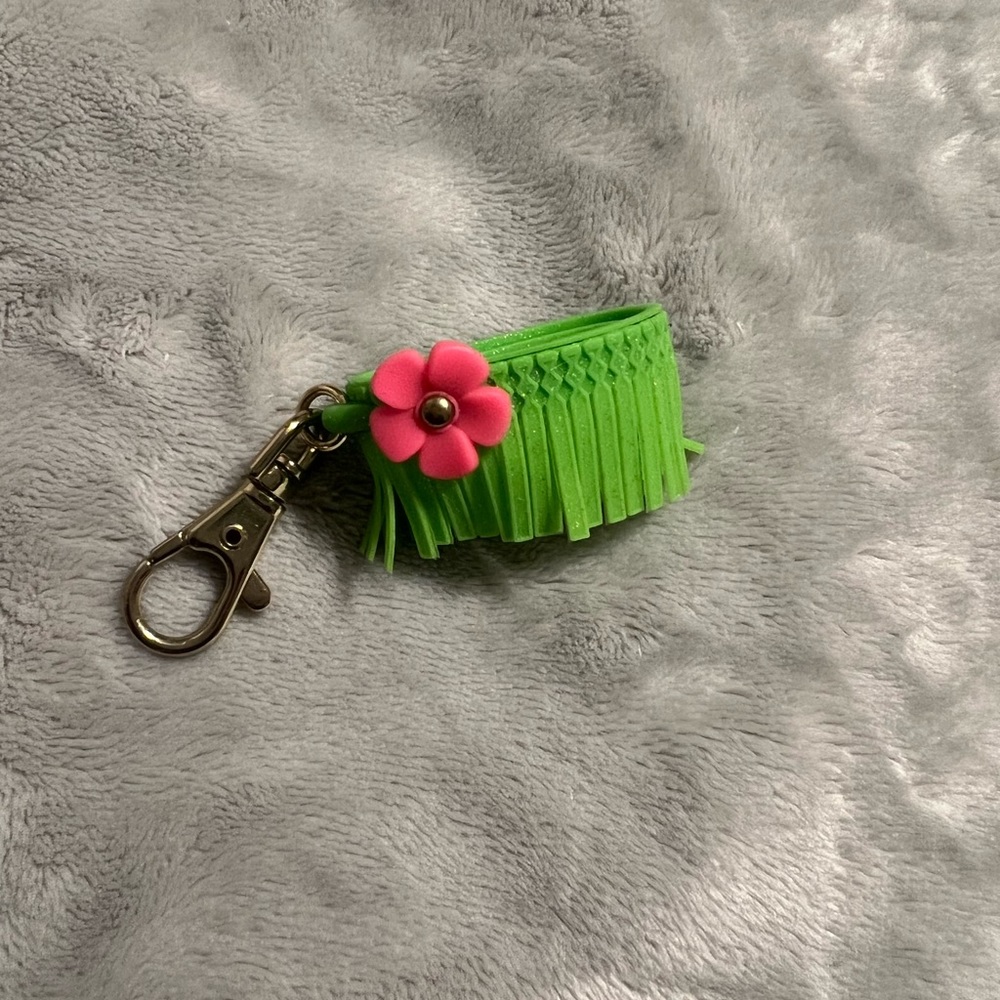 Pocketbac holder hula skirt
